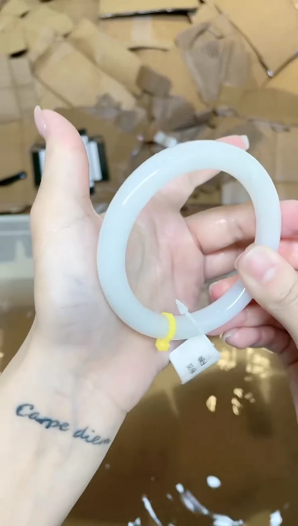 石英质玉手镯未镶嵌276-63