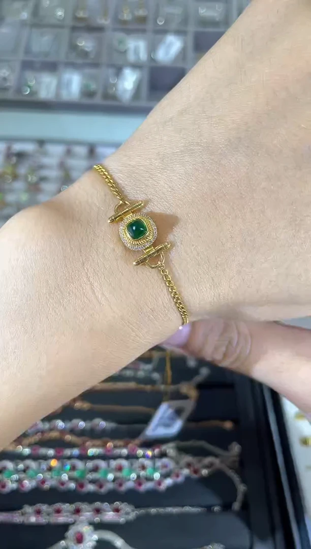 18K金镶嵌手链祖母绿手链