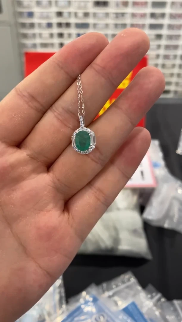 银S925镶嵌颈饰祖母绿1