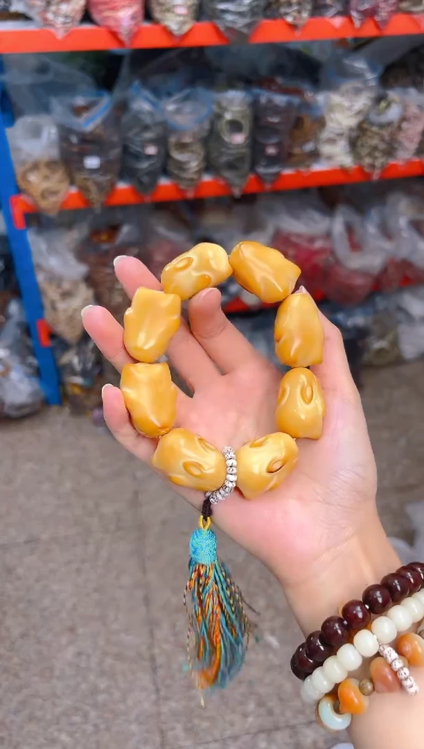 吊坠菩提根/象牙果大卡黄色趴趴兔小手持