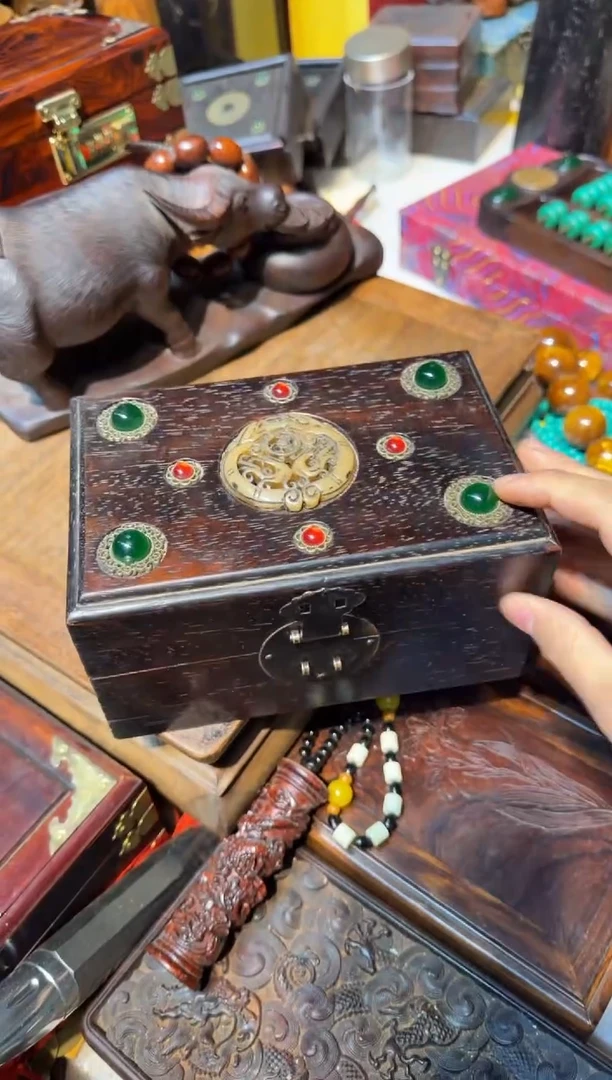 木紫檀侧翻首饰盒