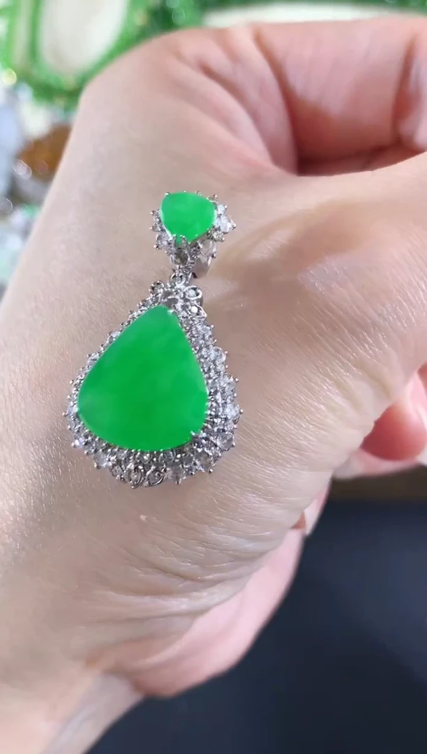 吊坠(不含链)18K金镶嵌翡翠224|