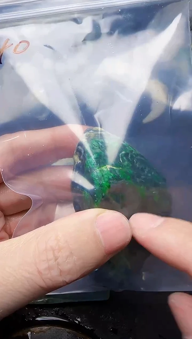 颈饰未镶嵌翡翠心****?40