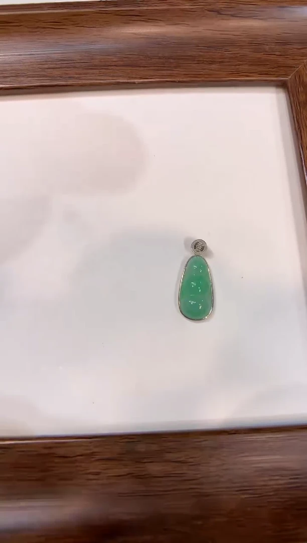 颈饰银S925镶嵌翡翠福豆