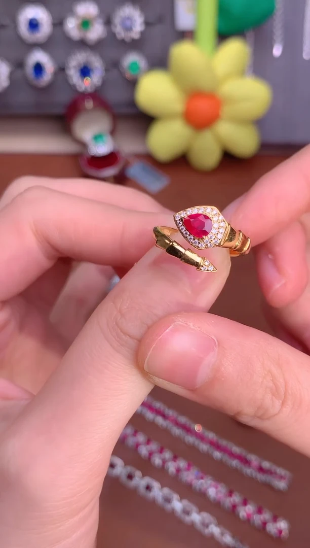 【闪购商品】红宝石戒指18K金镶嵌0.5CT