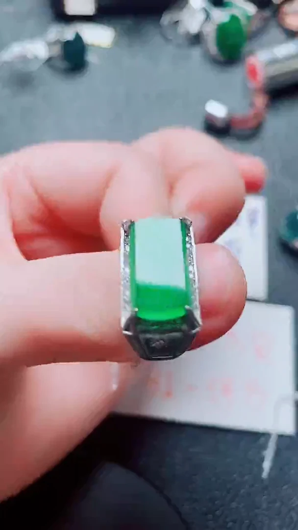 银S925镶嵌戒指翡翠1