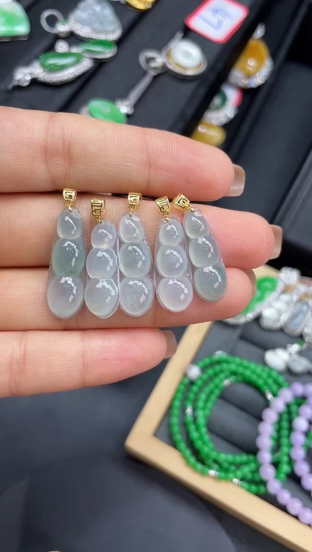 18K金镶嵌挂件翡翠25HM010多样性发1
