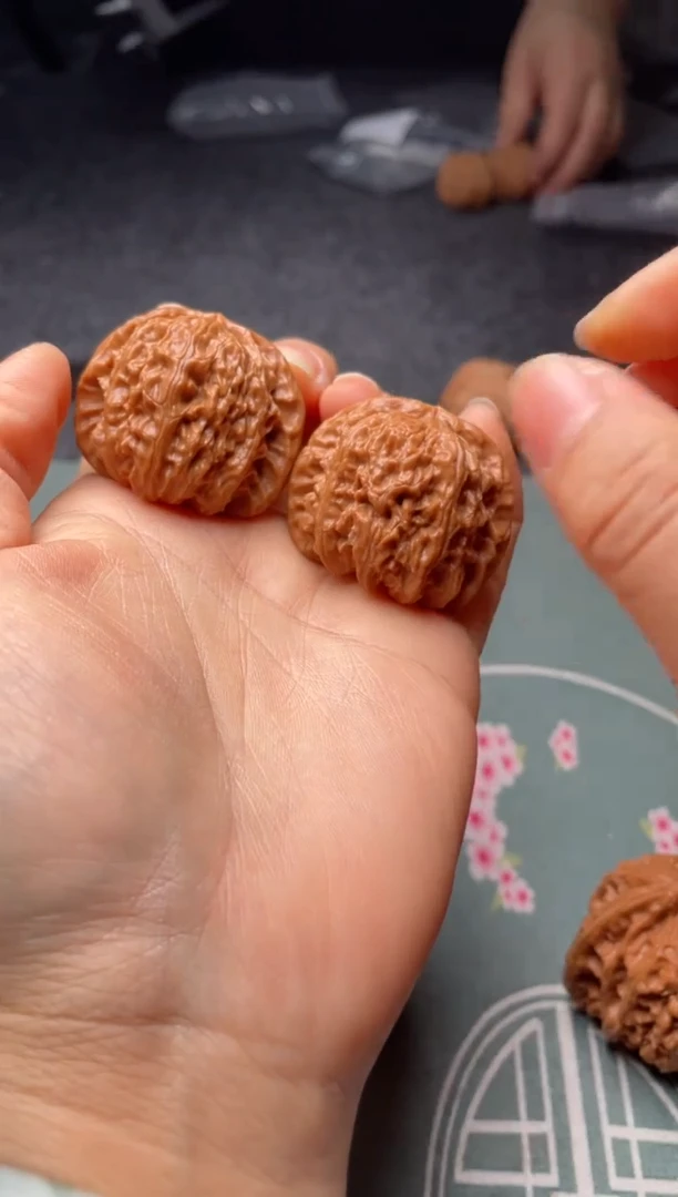 把件文玩核桃w327  白狮子38尺