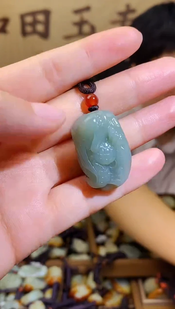和田玉未镶嵌颈饰1