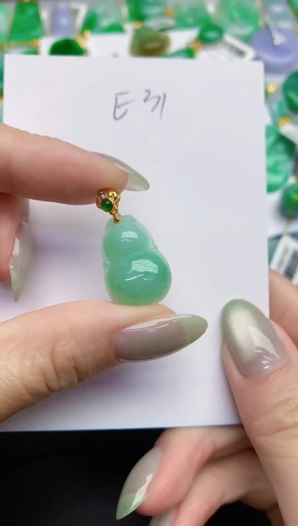 翡翠未镶嵌颈饰缅甸天然翡翠A货