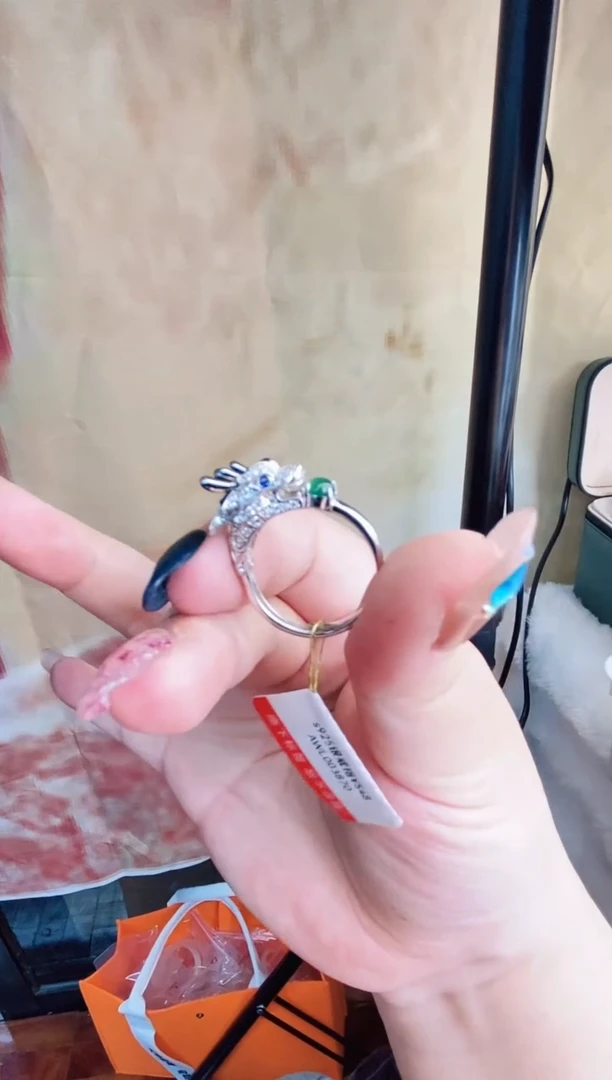 【闪购商品】翡翠颈饰未镶嵌天然缅甸A货翡翠颈饰配绳带礼盒