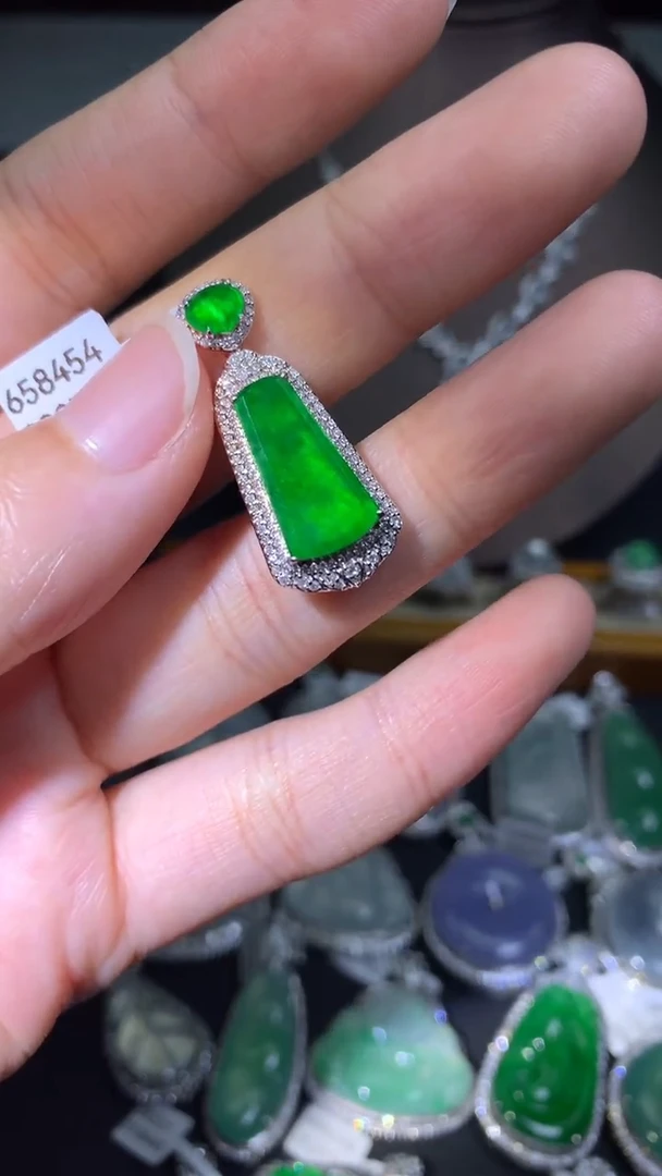 吊坠(不含链)18K金镶嵌翡翠吊坠