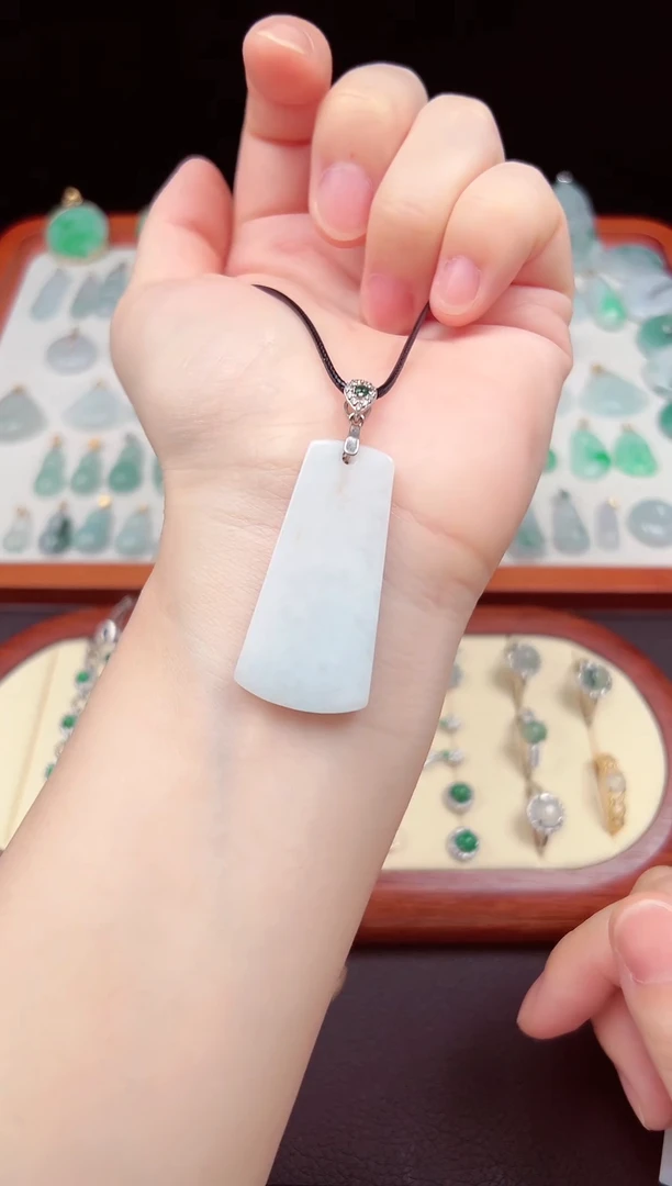 【闪购商品】翡翠颈饰银S925镶嵌无事牌