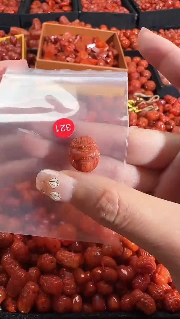 颈饰未镶嵌南红玛瑙1