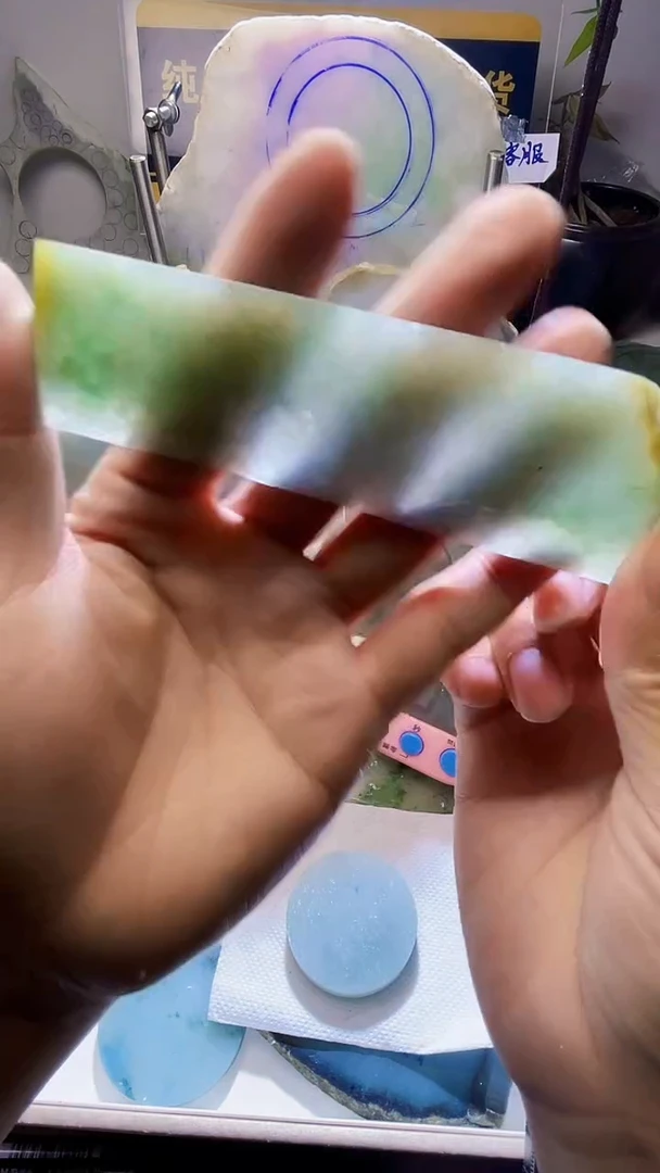 未镶嵌定制翡翠吴*灿翡翠