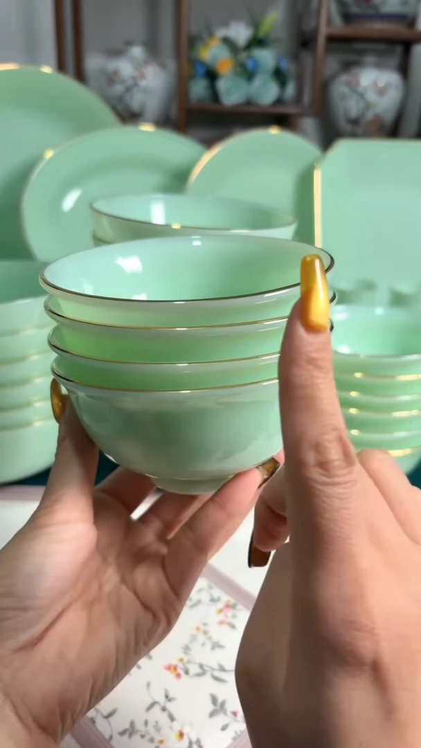 硬质细瓷  4.5英寸玉瓷碗4个口径11.5厘米