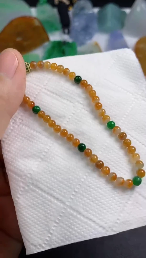 颈饰未镶嵌翡翠