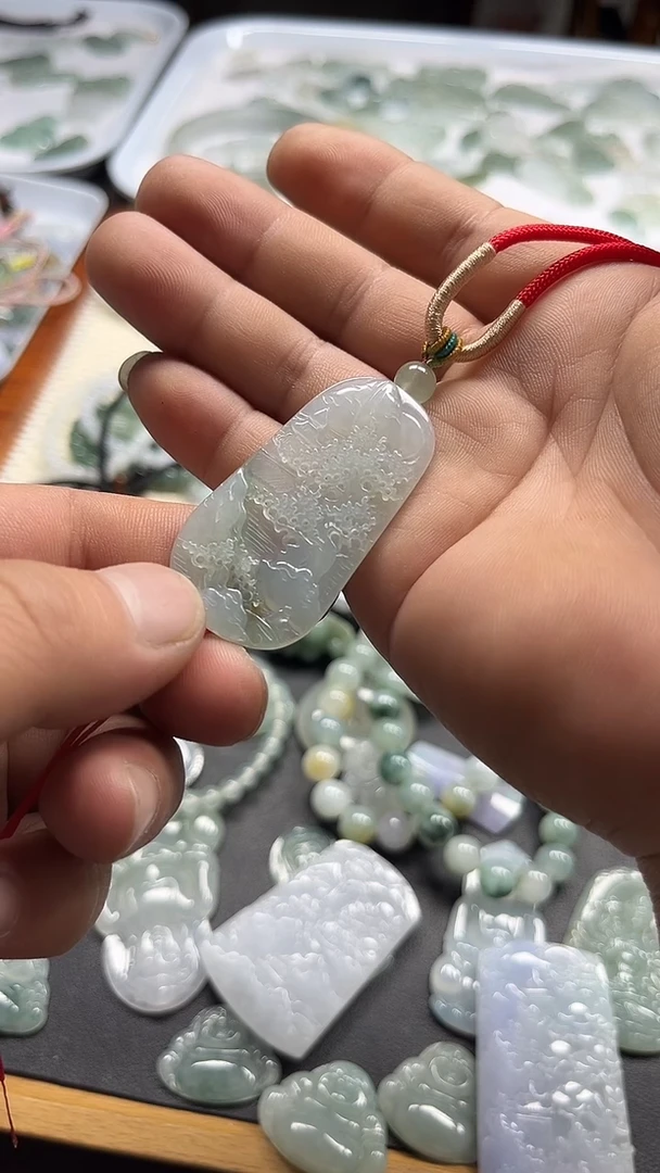 吊坠(赠链)未镶嵌翡翠天*水山水牌
