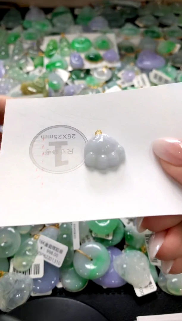 颈饰18K金镶嵌翡翠1111111111111111