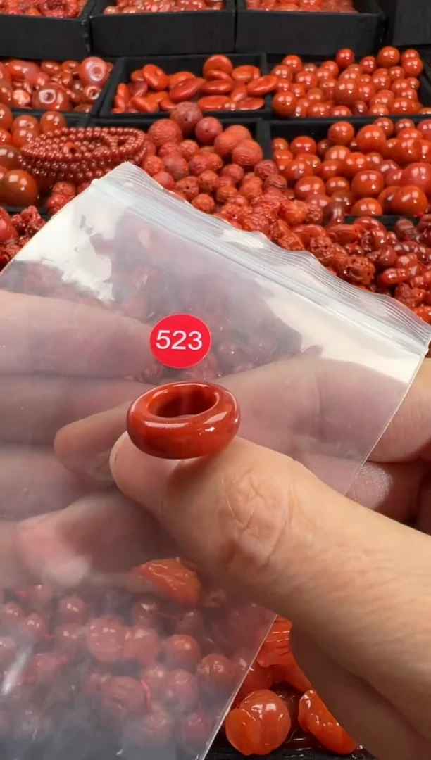 颈饰未镶嵌南红玛瑙1