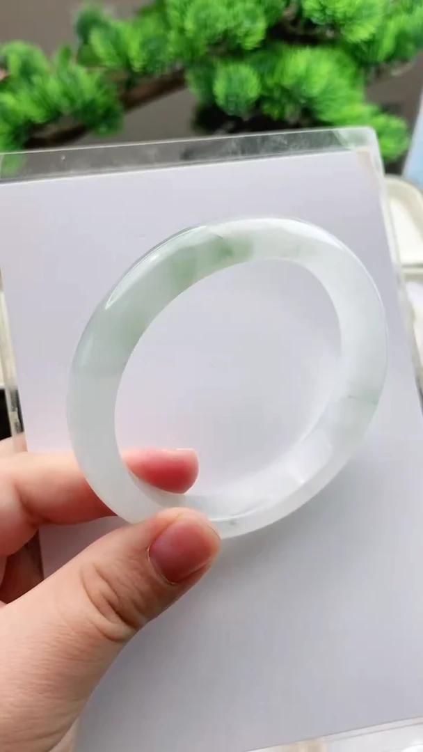 【闪购商品】石英质玉手镯未镶嵌60