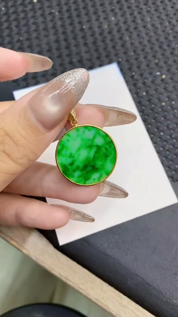 颈饰未镶嵌翡翠1