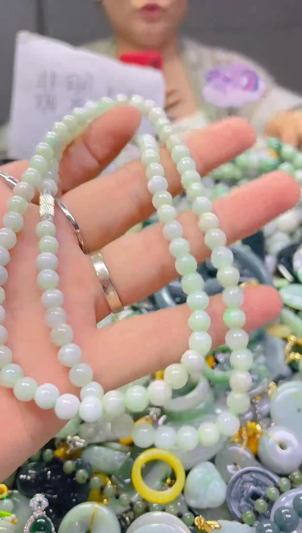 翡翠未镶嵌颈饰5MM/H/翡翠A货，一件也是批发价