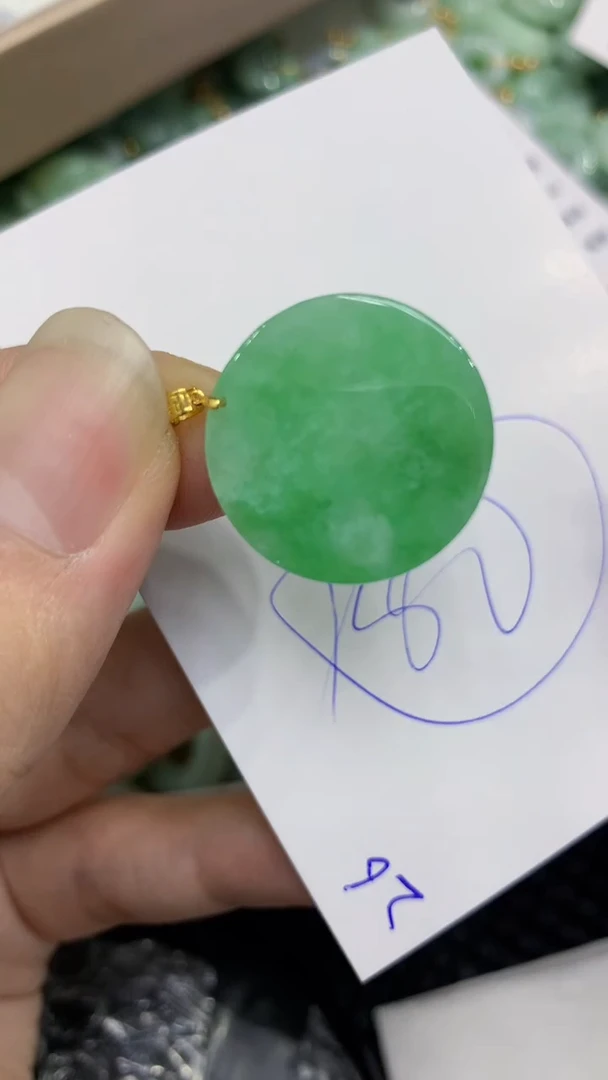 颈饰18K金镶嵌翡翠缅甸A货翡翠