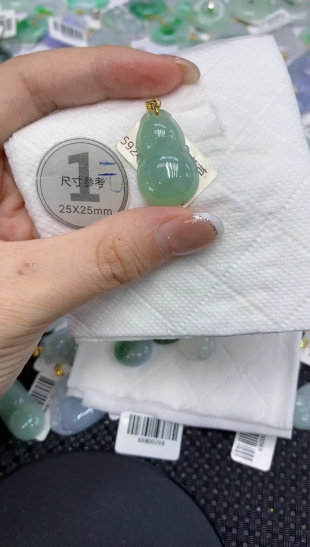 颈饰18K金镶嵌翡翠111111111