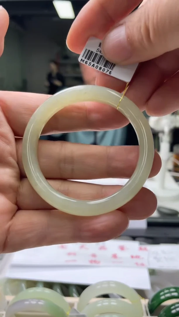 【闪购商品】和田玉手镯未镶嵌编码8076 圈口51-52