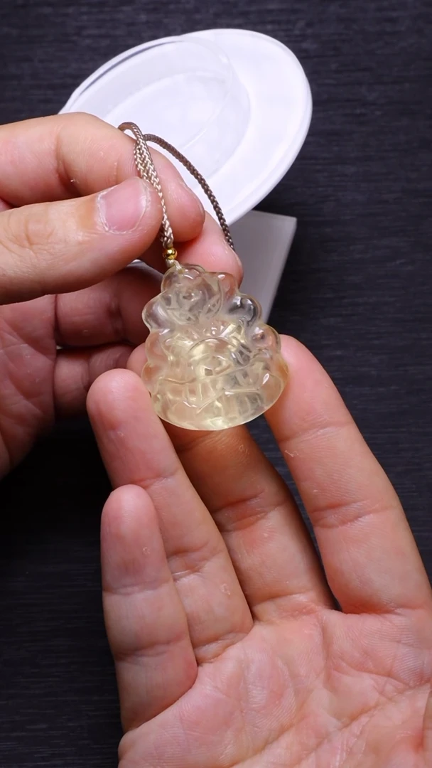 【闪购商品】水晶雕刻件未镶嵌Q038黄水晶将军狐雕刻件