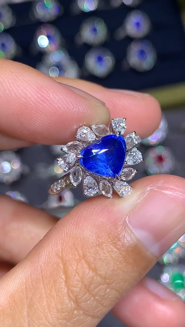 戒指蓝宝石18K金镶嵌2.07CT  无烧