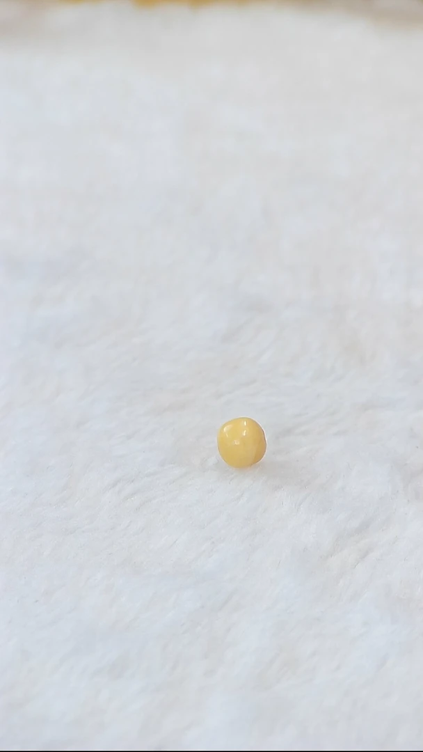 未镶嵌蜜蜡裸石蠢****花俄料微瑕7.5MM