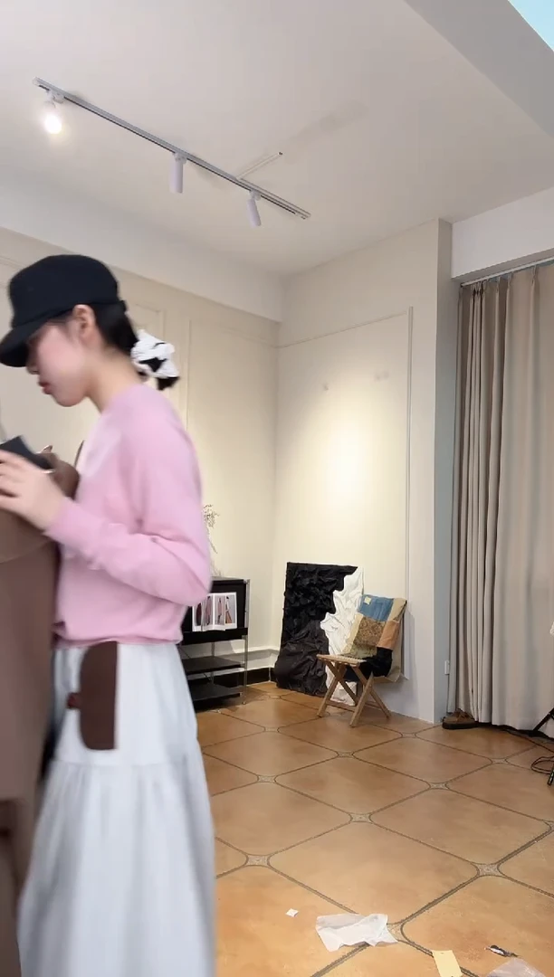 L*设计师品牌白色外套新款