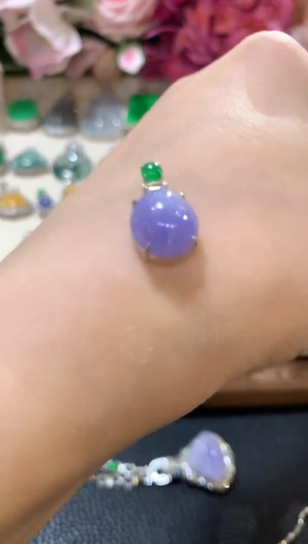 吊坠(不含链)18K金镶嵌翡翠z54  紫色有色差