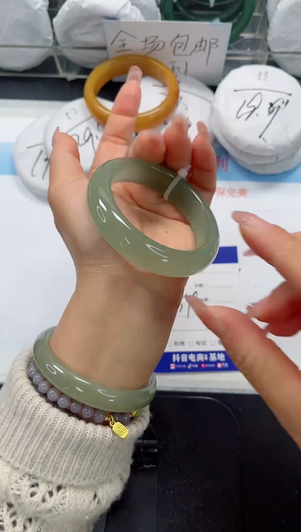 未镶嵌手镯石英质玉28-54