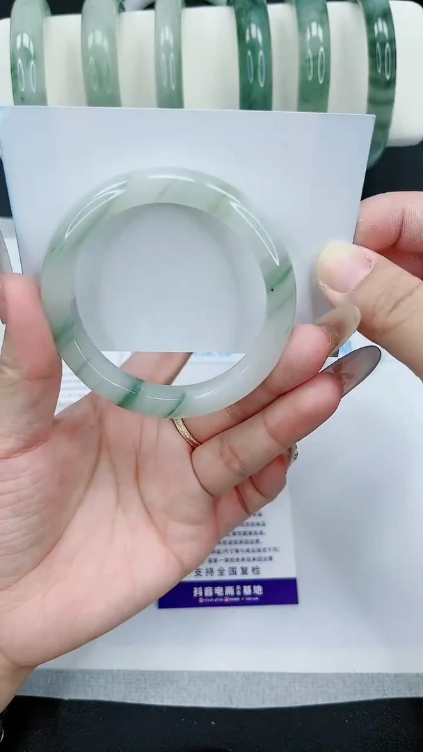 【闪购商品】石英质玉手镯未镶嵌72号/54-55圈