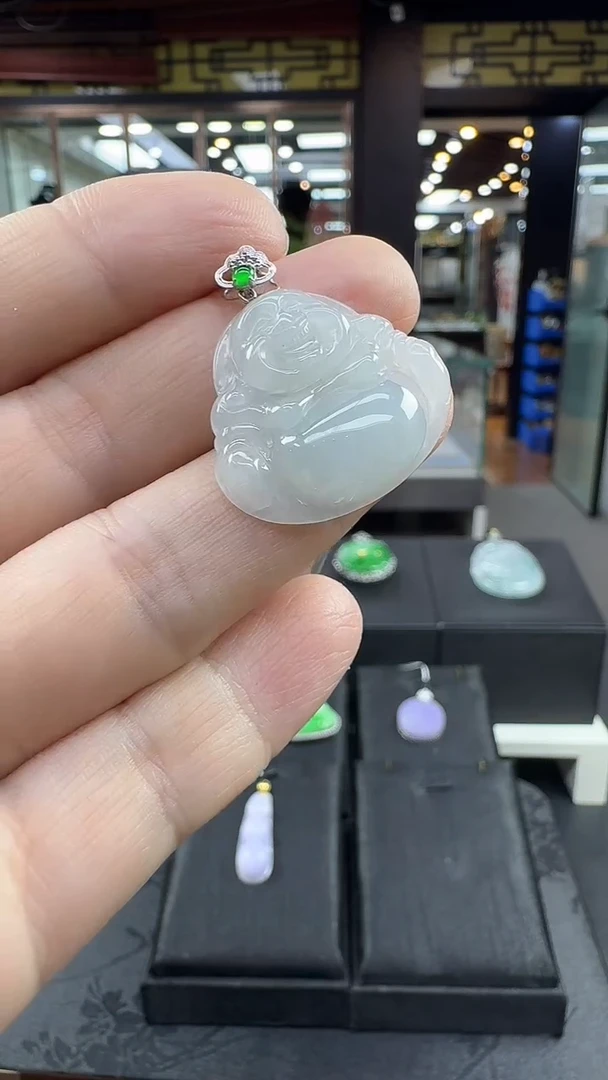 颈饰18K金镶嵌翡翠佛公