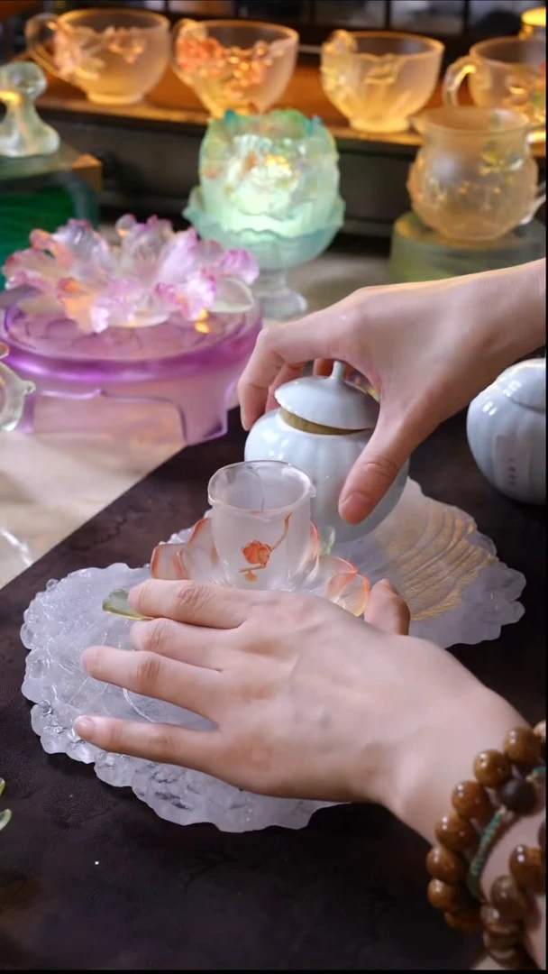 手工艺品琉璃朱砂梅花1罐+腊梅1杯1托