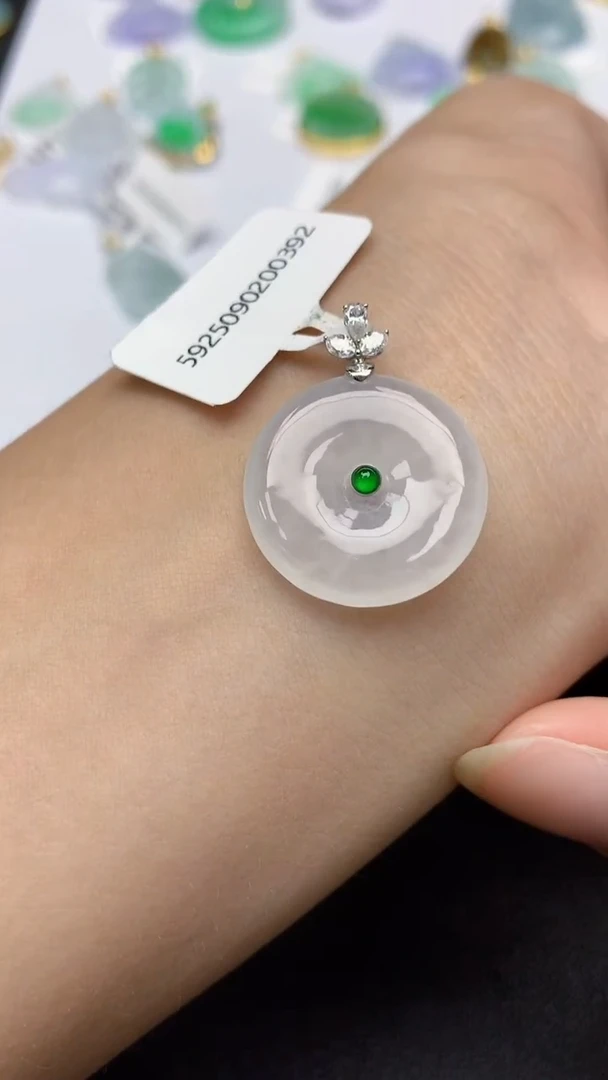 颈饰18K金镶嵌翡翠天然缅甸a货翡翠百元以上9元证书费自理1