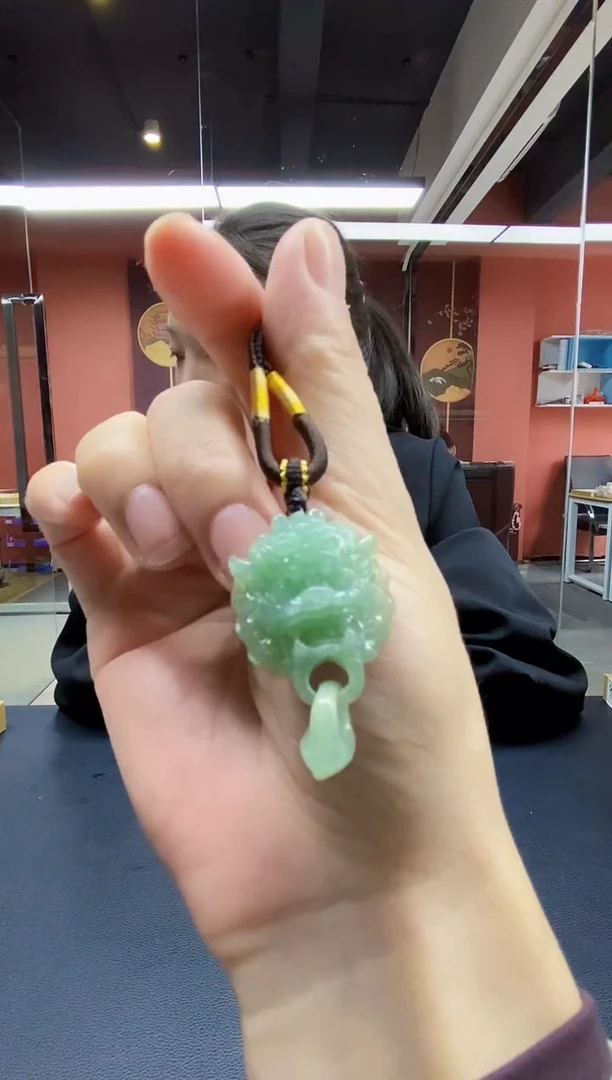 颈饰未镶嵌翡翠吊坠