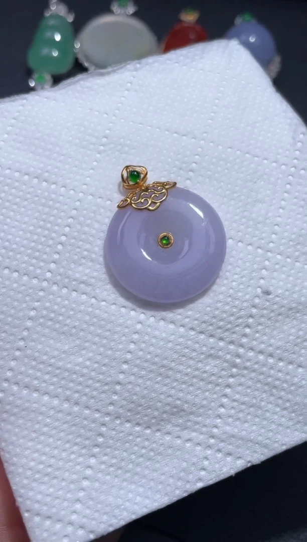 颈饰18K金镶嵌翡翠11.......