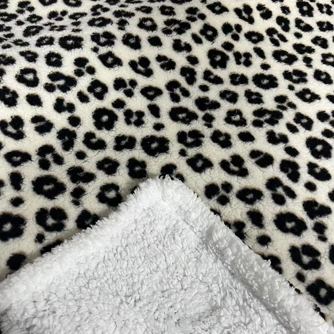 MT-2025002黑色小花朵羊羔羔盖毯200*170