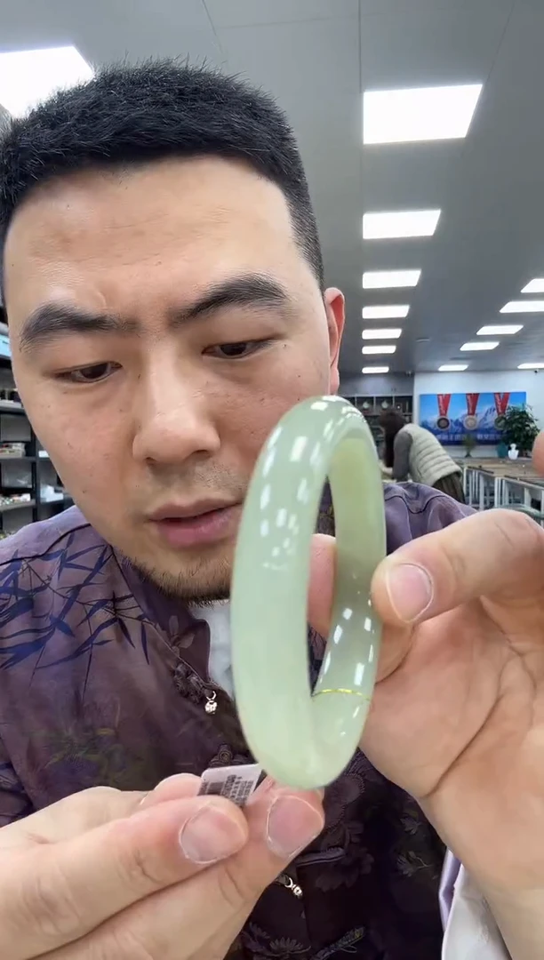 【闪购商品】和田玉手镯未镶嵌55-56  791