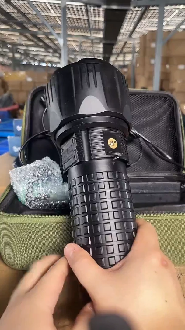 G22超大容量恒流手电筒