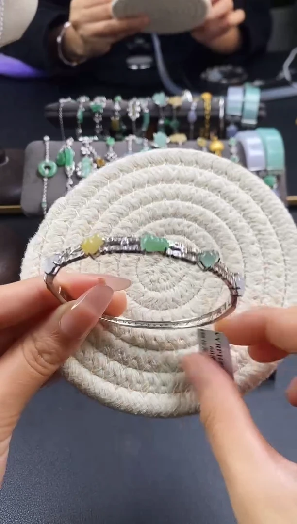 颈饰银S925镶嵌翡翠16768