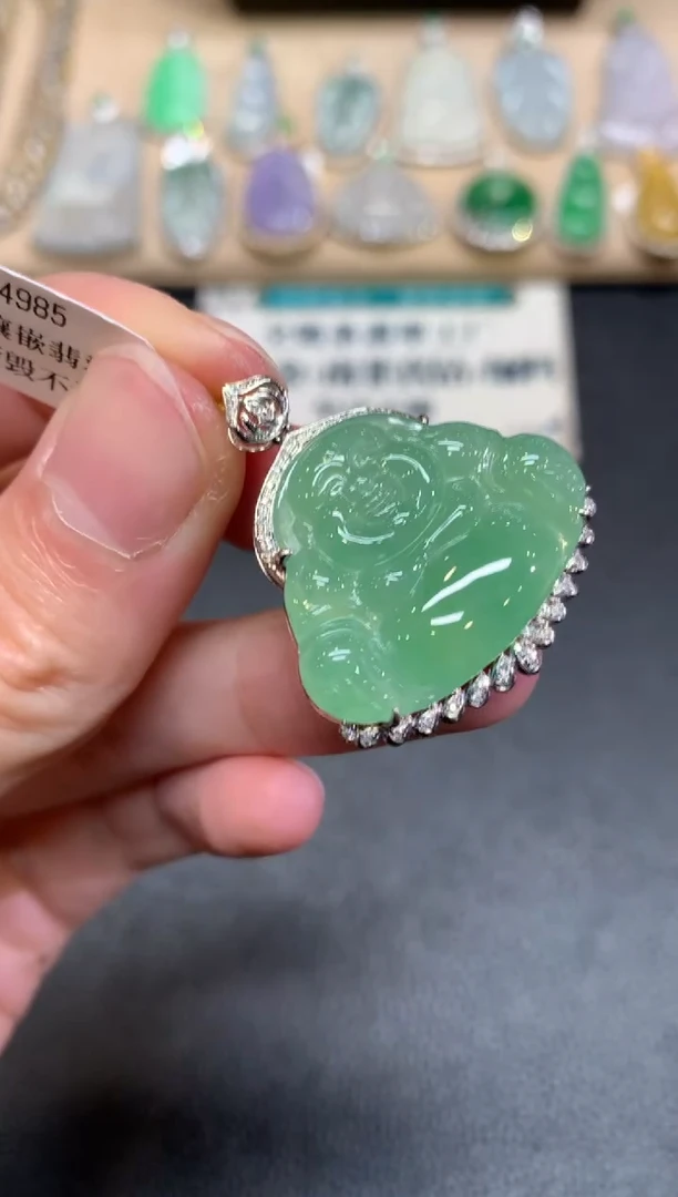 【闪购商品】翡翠颈饰18K金镶嵌佛公【无服务费】