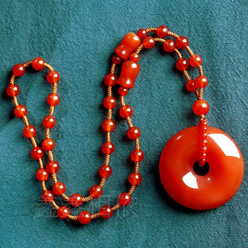 天然玛瑙毛衣链大气高档本命年红色平安扣项链秋冬新中式毛衣链女