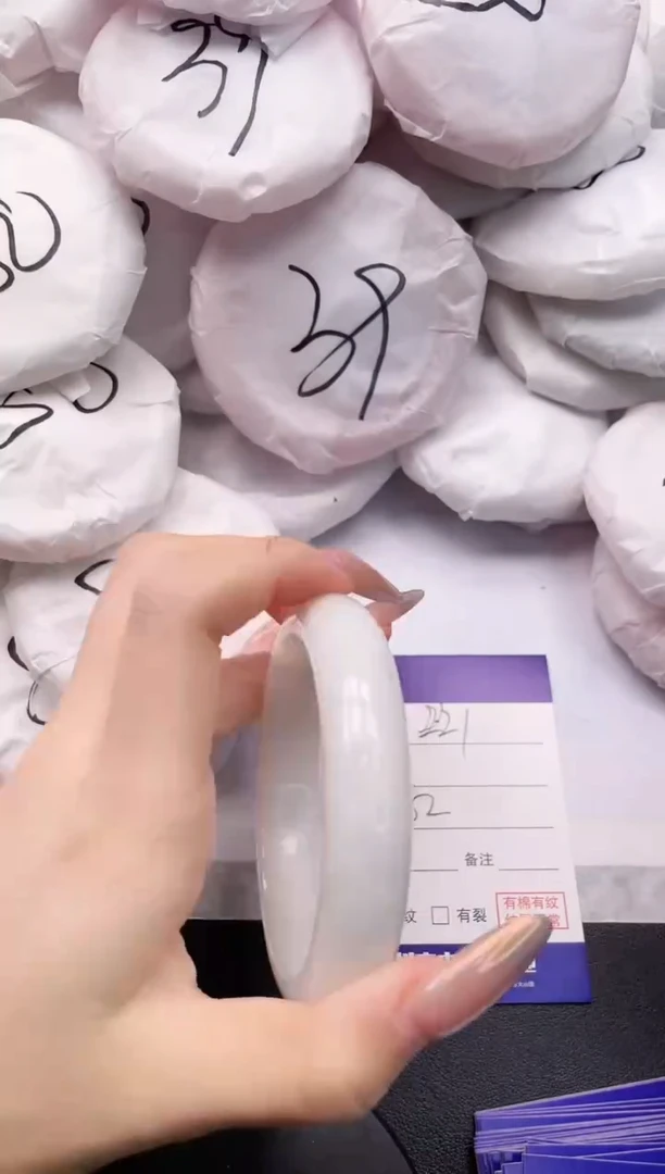 【闪购商品】和田玉手镯未镶嵌7K221-62