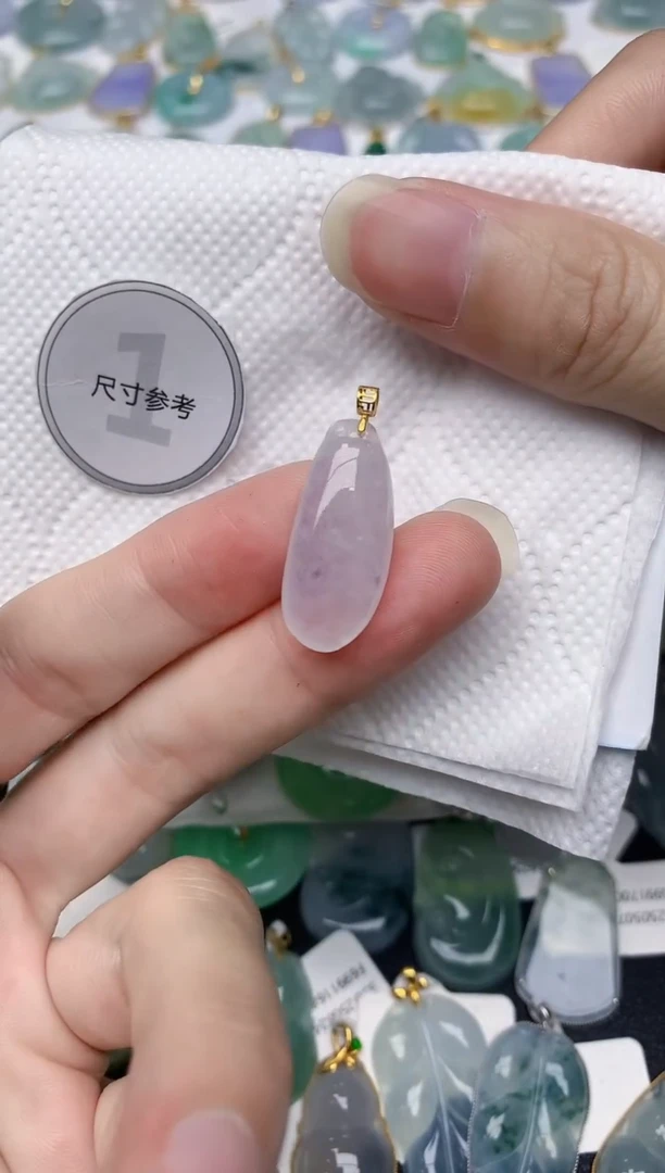 翡翠18K金镶嵌颈饰天然A货翡翠
